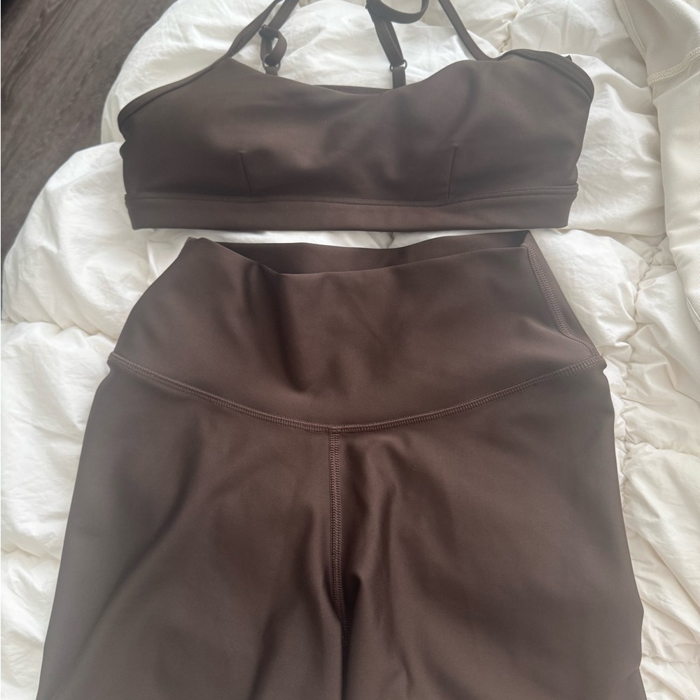 ALO Yoga Brown Set Airlift yoga short and airlift intrigue bra (comes as a set)